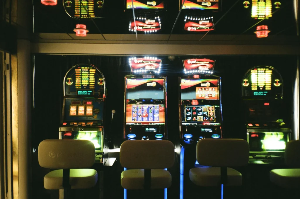 Beyond the Slot Machines: How Technology Is Reshaping Casino Experiences and the Broader Entertainment Industry